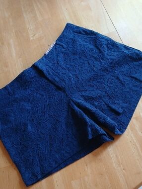 High-Waist Lace Overlay Shorts in Navy
